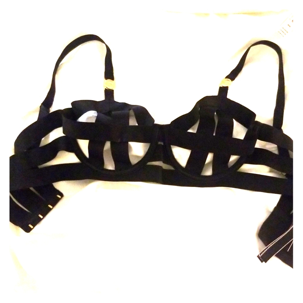 NWT VS unlined strappy demi Bra